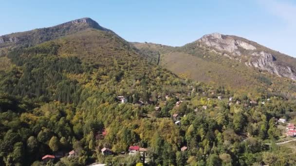 Luftaufnahme Des Mittelalterlichen Glozhene Klosters Von Saint George Region Lovech — Stockvideo