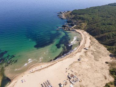Bulgaristan 'ın Burgaz Bölgesi' nin Rezovo kasabası yakınlarındaki Silistar plajının hava manzarası
