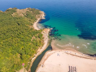 Bulgaristan 'ın Burgaz Bölgesi' nin Rezovo kasabası yakınlarındaki Silistar plajının hava manzarası
