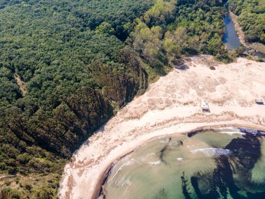 Bulgaristan 'ın Burgaz Bölgesi' nin Rezovo kasabası yakınlarındaki Silistar plajının hava manzarası