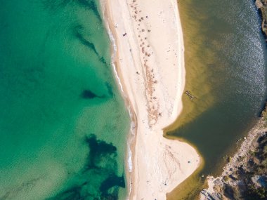 Bulgaristan 'ın Veleka Sahili, Sinemorets, Burgaz Bölgesi yakınlarındaki Karadeniz kıyılarının hava manzarası