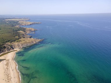 Bulgaristan 'ın Veleka Sahili, Sinemorets, Burgaz Bölgesi yakınlarındaki Karadeniz kıyılarının hava manzarası