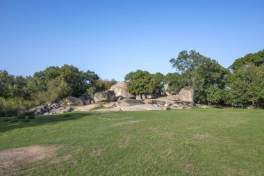 Bulgaristan 'ın Burgaz bölgesinin Primorsko kenti yakınlarındaki Antik Sığınak manzarası başladı