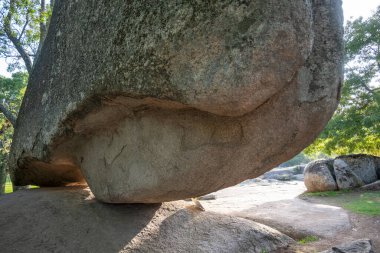 Bulgaristan 'ın Burgaz bölgesinin Primorsko kenti yakınlarındaki Antik Sığınak manzarası başladı