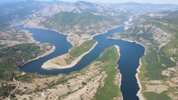 保加利亚Kardzhali水库和Arda河蜿蜒的惊人空中景观 — 图库视频影像