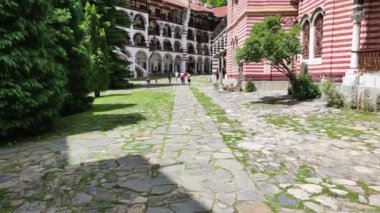 RILA Monasteri, BULGARIA - 24 Haziran 2021: Rila Ortodoks Manastırı (Rila Manastırı), Kyustendil Bölgesi, Bulgaristan