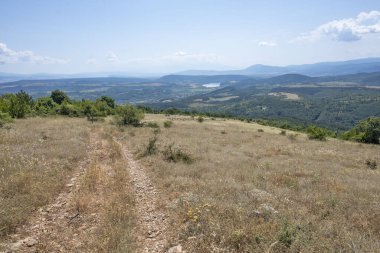 Rudina Dağı, Pernik Bölgesi, Bulgaristan 'ın İnanılmaz Yaz Manzarası