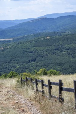 Rudina Dağı, Pernik Bölgesi, Bulgaristan 'ın İnanılmaz Yaz Manzarası