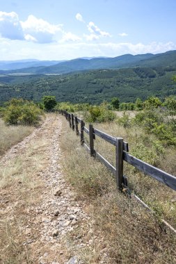 Rudina Dağı, Pernik Bölgesi, Bulgaristan 'ın İnanılmaz Yaz Manzarası