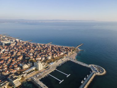 Bulgaristan 'ın Burgaz Bölgesi' nin Pomorie kentinin İnanılmaz Hava Gündoğumu manzaralı kasabası