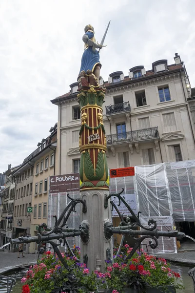 LAUSANNE, SWitzERLAND - 18 Haziran 2023: Tipik Lozan şehri, Vaud Kantonu, İsviçre