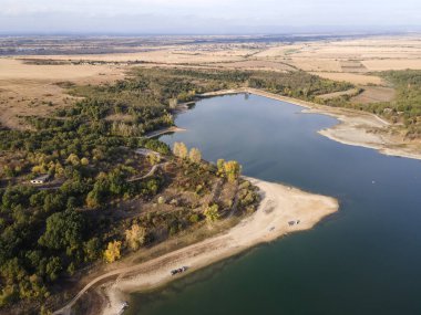 Bulgaristan 'ın Filibe Bölgesi' nin Asenovgrad kenti yakınlarındaki Kırk Pınar Barajı 'nın hava manzarası