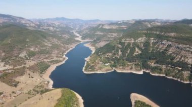 Bulgaristan 'ın Kardzhali Barajı ve Arda Nehri' nin şaşırtıcı manzarası