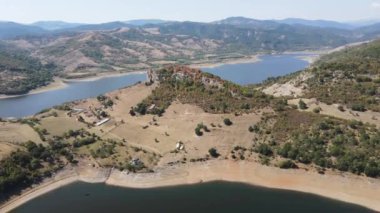 Bulgaristan 'ın Kardzhali Barajı ve Arda Nehri' nin şaşırtıcı manzarası