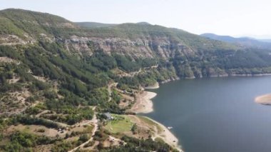Bulgaristan 'ın Kardzhali Barajı ve Arda Nehri' nin şaşırtıcı manzarası