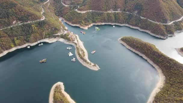 Αεροφωτογραφία Φθινόπωρο Vacha Antonivanovtsi Reservoir Rhodope Mountains Plovdiv Region Βουλγαρία — Αρχείο Βίντεο
