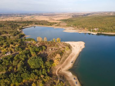 Bulgaristan 'ın Filibe Bölgesi' nin Asenovgrad kenti yakınlarındaki Kırk Yay Baraj Havzası manzarası