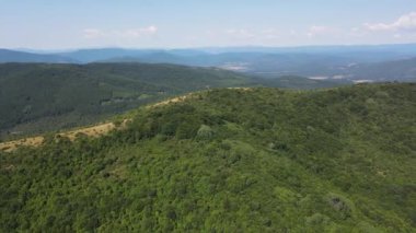 Rudina Dağı, Pernik Bölgesi, Bulgaristan 'ın İnanılmaz Yaz Manzarası