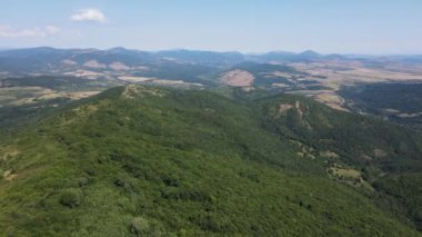 Rudina Dağı, Pernik Bölgesi, Bulgaristan 'ın İnanılmaz Yaz Manzarası