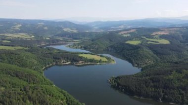 Topolnitsa Reservoir, Sredna Gora Dağı, Bulgaristan 'ın yay manzarası