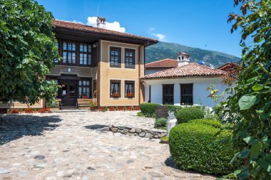 KARLOVO, BULGARIA - 7 Haziran 2023: Bulgaristan 'ın Filibe Bölgesi' nin Eski Karlovo kentindeki Tipik Bina