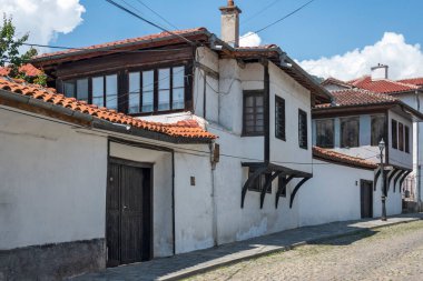 KARLOVO, BULGARIA - 7 Haziran 2023: Bulgaristan 'ın Filibe Bölgesi' nin Eski Karlovo kentindeki Tipik Bina