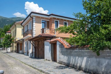KARLOVO, BULGARIA - 7 Haziran 2023: Bulgaristan 'ın Filibe Bölgesi' nin Eski Karlovo kentindeki Tipik Bina