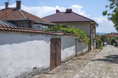 KARLOVO, BULGARIA - 7 Haziran 2023: Bulgaristan 'ın Filibe Bölgesi' nin Eski Karlovo kentindeki Tipik Bina
