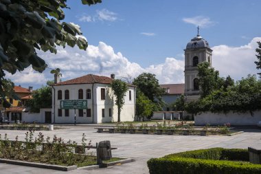 KARLOVO, BULGARIA - 7 Haziran 2023: Bulgaristan 'ın Filibe Bölgesi' nin Eski Karlovo kentindeki Tipik Bina