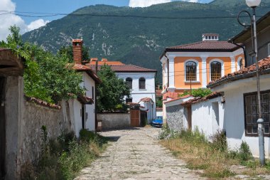 KARLOVO, BULGARIA - 7 Haziran 2023: Bulgaristan 'ın Filibe Bölgesi' nin Eski Karlovo kentindeki Tipik Bina