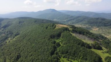 Bulgaristan 'ın Pernik Bölgesi, Kamenititsa zirvesi yakınlarındaki Erul Dağı' nın Hava Sahası
