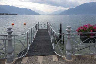 Vevey kasabasından Cenevre Gölü 'ne, Vaud Kantonu, İsviçre