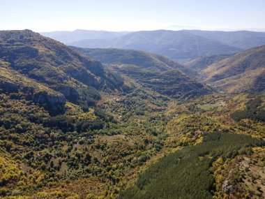 Bulgaristan 'ın Balkan Dağları yakınlarındaki Iskar boğazının şaşırtıcı hava manzarası