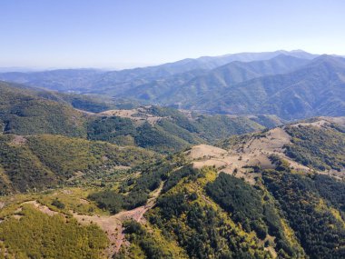 Bulgaristan 'ın Balkan Dağları yakınlarındaki Iskar boğazının şaşırtıcı hava manzarası