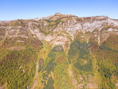 Bulgaristan 'ın Balkan Dağları yakınlarındaki Iskar boğazının şaşırtıcı hava manzarası