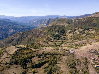 Bulgaristan 'ın Balkan Dağları yakınlarındaki Iskar boğazının şaşırtıcı hava manzarası