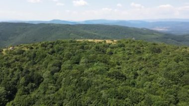 Rudina Dağı, Pernik Bölgesi, Bulgaristan 'ın İnanılmaz Yaz Manzarası