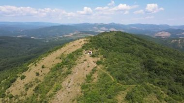 Rudina Dağı, Pernik Bölgesi, Bulgaristan 'ın İnanılmaz Yaz Manzarası