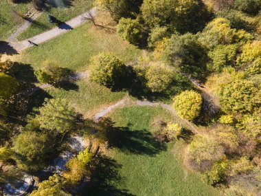 Bulgaristan 'ın Sofya kentindeki South Park' ın şaşırtıcı Sonbahar manzarası