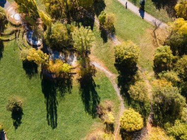 Bulgaristan 'ın Sofya kentindeki South Park' ın şaşırtıcı Sonbahar manzarası