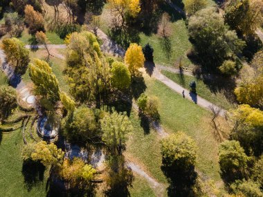 Bulgaristan 'ın Sofya kentindeki South Park' ın şaşırtıcı Sonbahar manzarası