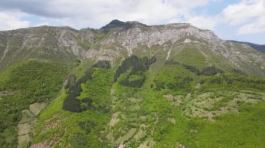 Ochindol, Vratsa bölgesi, Balkan Dağları, Bulgaristan yakınlarındaki Iskar Nehri Boğazı 'nın hava manzarası