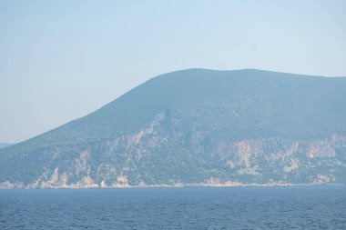 Lefkada, Cephalonia, Ithaca ve Meganisi adaları arasında İyon Denizi 'nin İnanılmaz Denizi