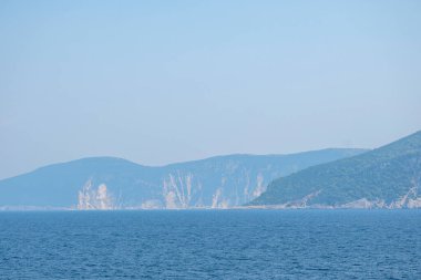 Lefkada, Cephalonia, Ithaca ve Meganisi adaları arasında İyon Denizi 'nin İnanılmaz Denizi