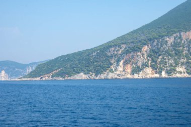 Lefkada, Cephalonia, Ithaca ve Meganisi adaları arasında İyon Denizi 'nin İnanılmaz Denizi