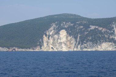 Lefkada, Cephalonia, Ithaca ve Meganisi adaları arasında İyon Denizi 'nin İnanılmaz Denizi