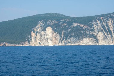 Lefkada, Cephalonia, Ithaca ve Meganisi adaları arasında İyon Denizi 'nin İnanılmaz Denizi