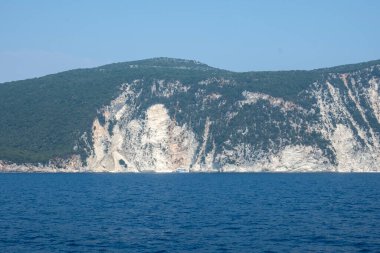 Lefkada, Cephalonia, Ithaca ve Meganisi adaları arasında İyon Denizi 'nin İnanılmaz Denizi