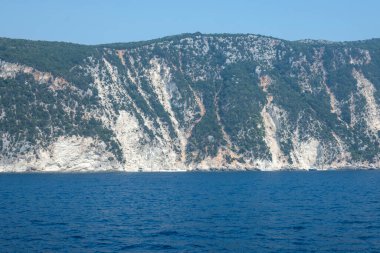 Lefkada, Cephalonia, Ithaca ve Meganisi adaları arasında İyon Denizi 'nin İnanılmaz Denizi