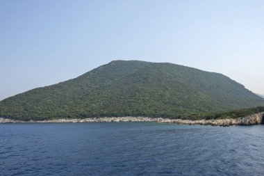 Lefkada, Cephalonia, Ithaca ve Meganisi adaları arasında İyon Denizi 'nin İnanılmaz Denizi